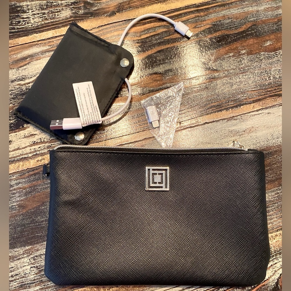 Liz Claiborne Phone Charging Zipper Wallet Black - Tested And It Works - Cute